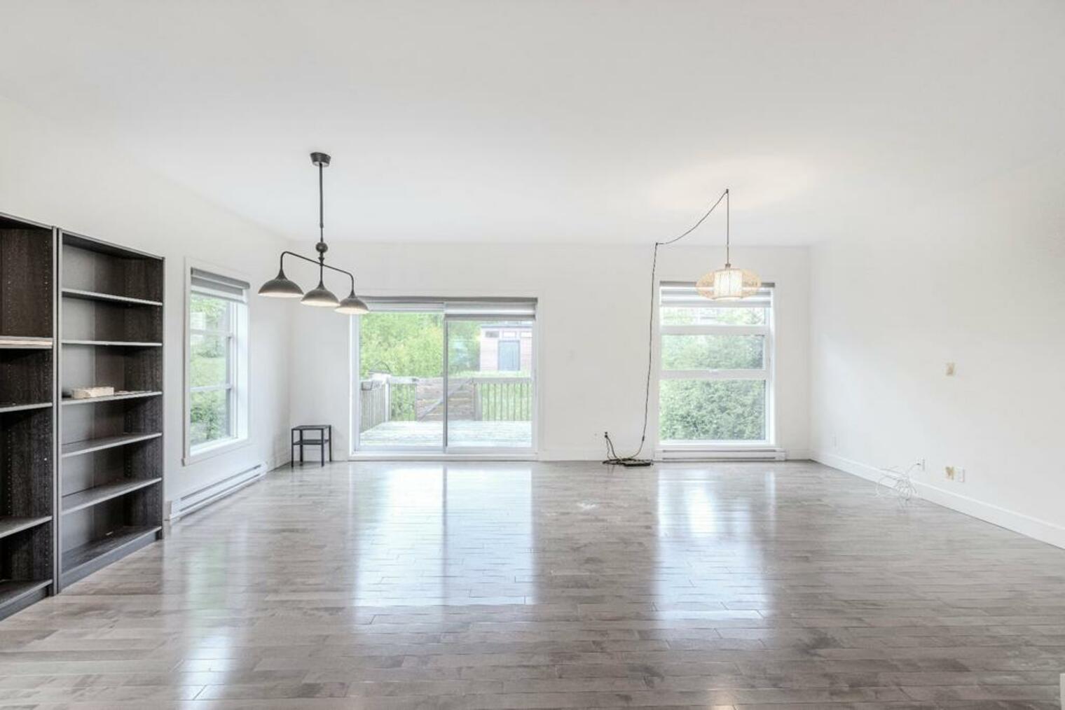 1934 Avenue de la Famille