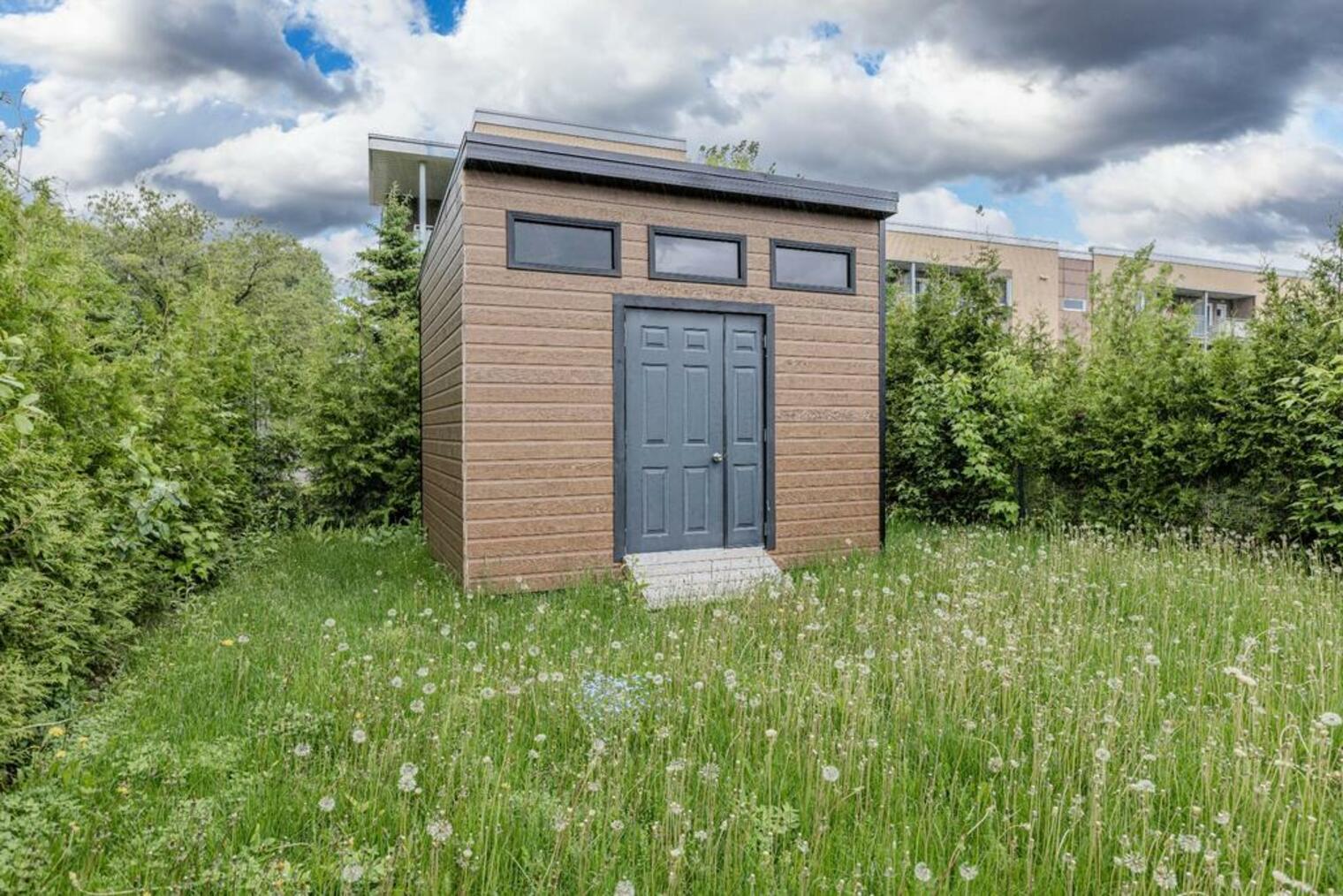 1934 Avenue de la Famille