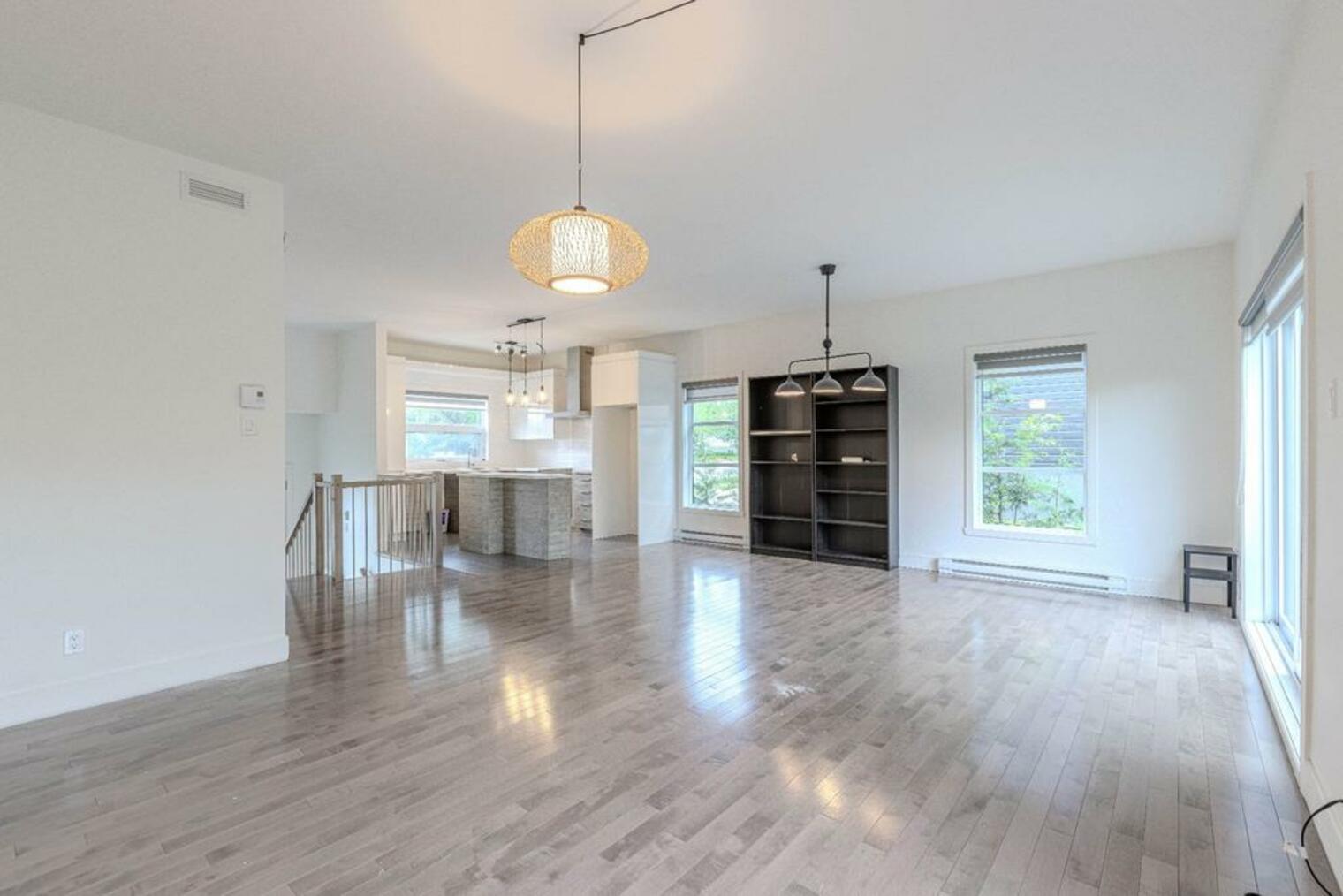 1934 Avenue de la Famille