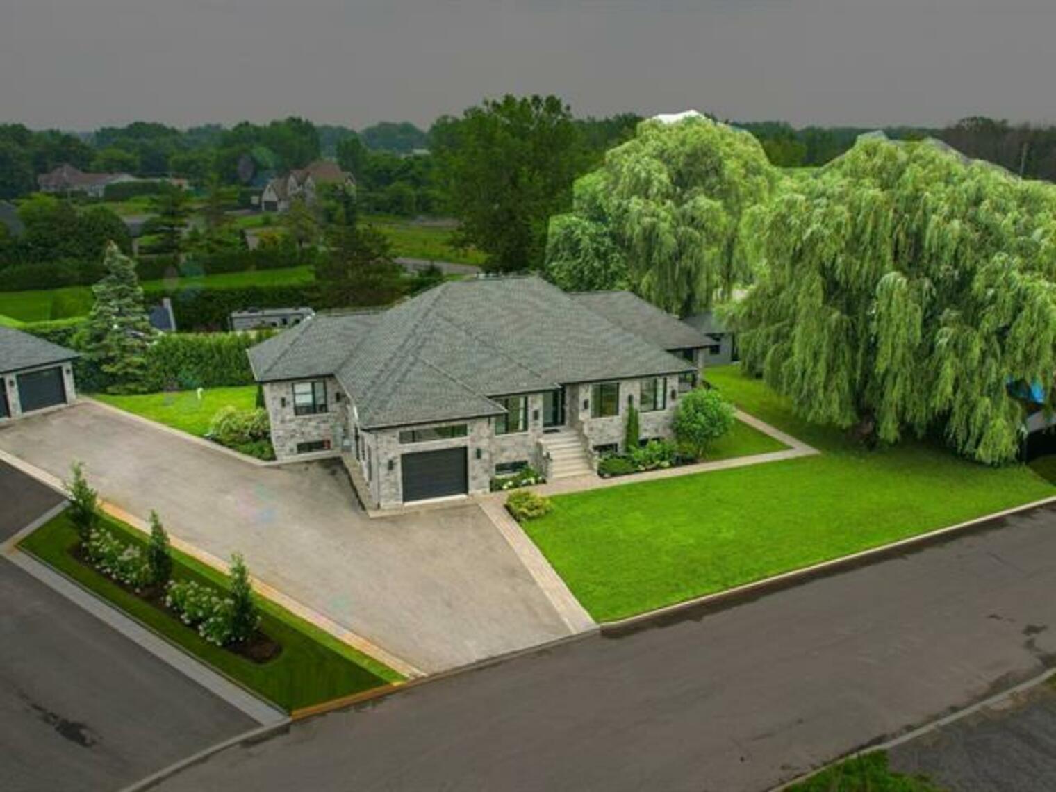 305 Rue Gagné, Terrebonne (Terrebonne), Québec J6Y1H6