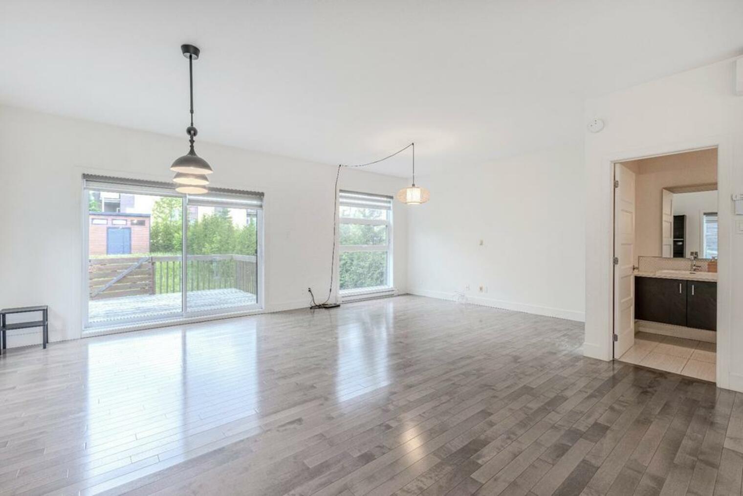 1934 Avenue de la Famille