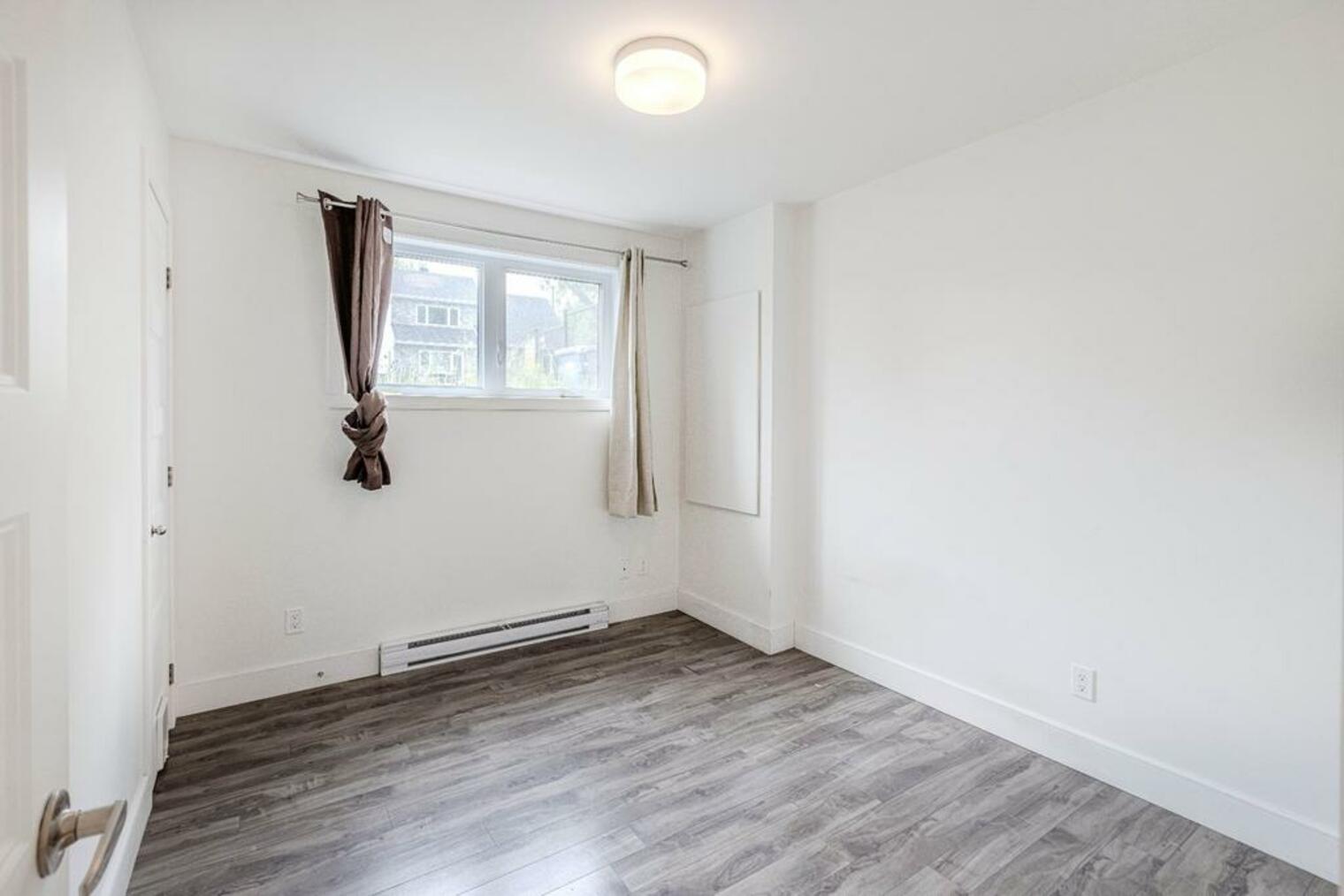 1934 Avenue de la Famille